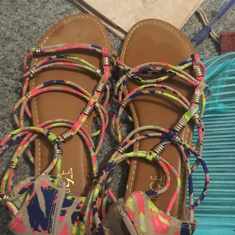 Hello. I have several pairs of womens sandals shoes and boots for sale.